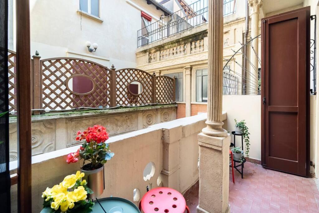 Appartamento Elegante E Centrale La Foglia D'Oro Болонья Экстерьер фото